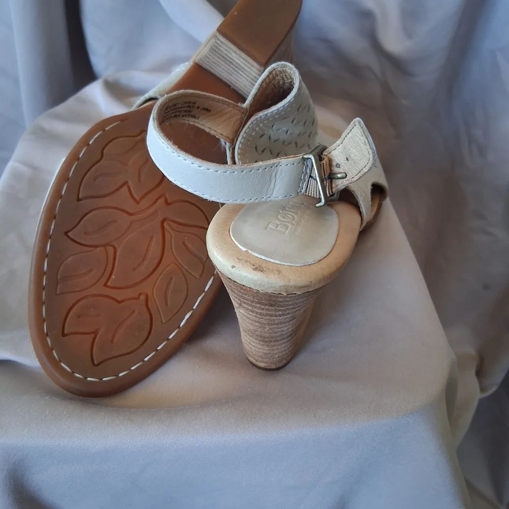 Born Cream Cut-Out Sandals - Picture 3 of 4